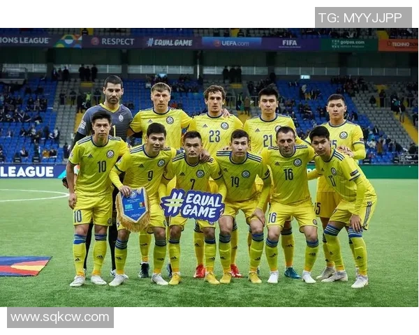 哈萨克斯坦足球队迎战强敌展现团队精神与竞技风采